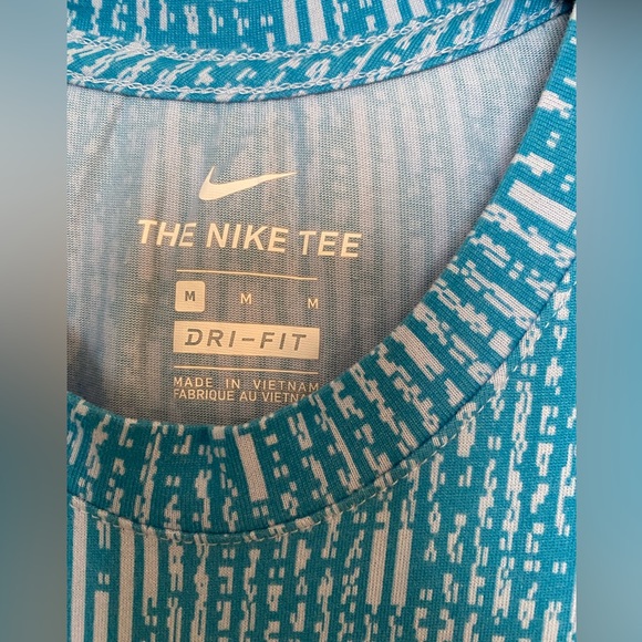 Nike dri-fit tee, sz M, blue geometrical - Picture 3 of 4